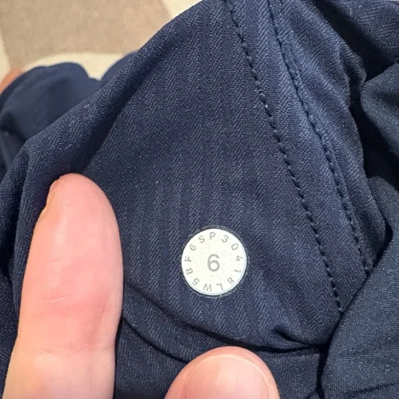 Lululemon dance studio mid rise jogger pants, true navy, size 6 EUC - Picture 3 of 10